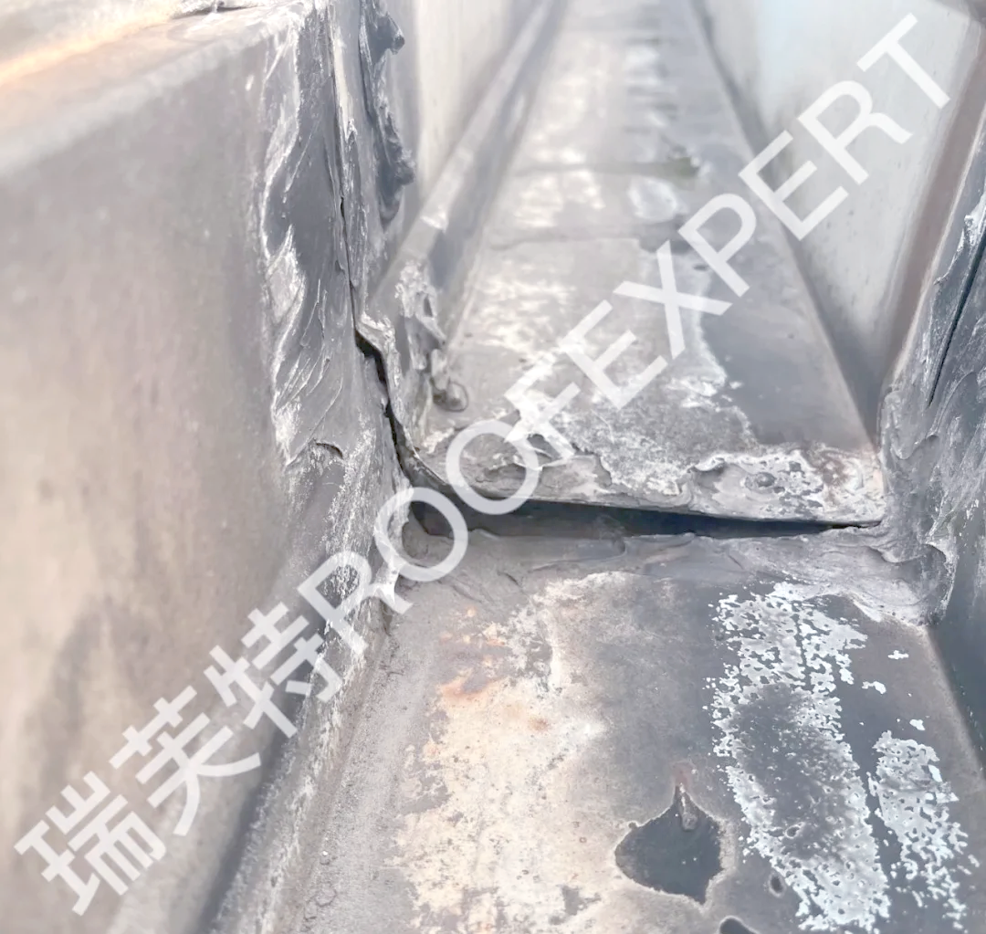 在工业钢结构厂房的搭建过程中,天沟排水系统的设计至关重要