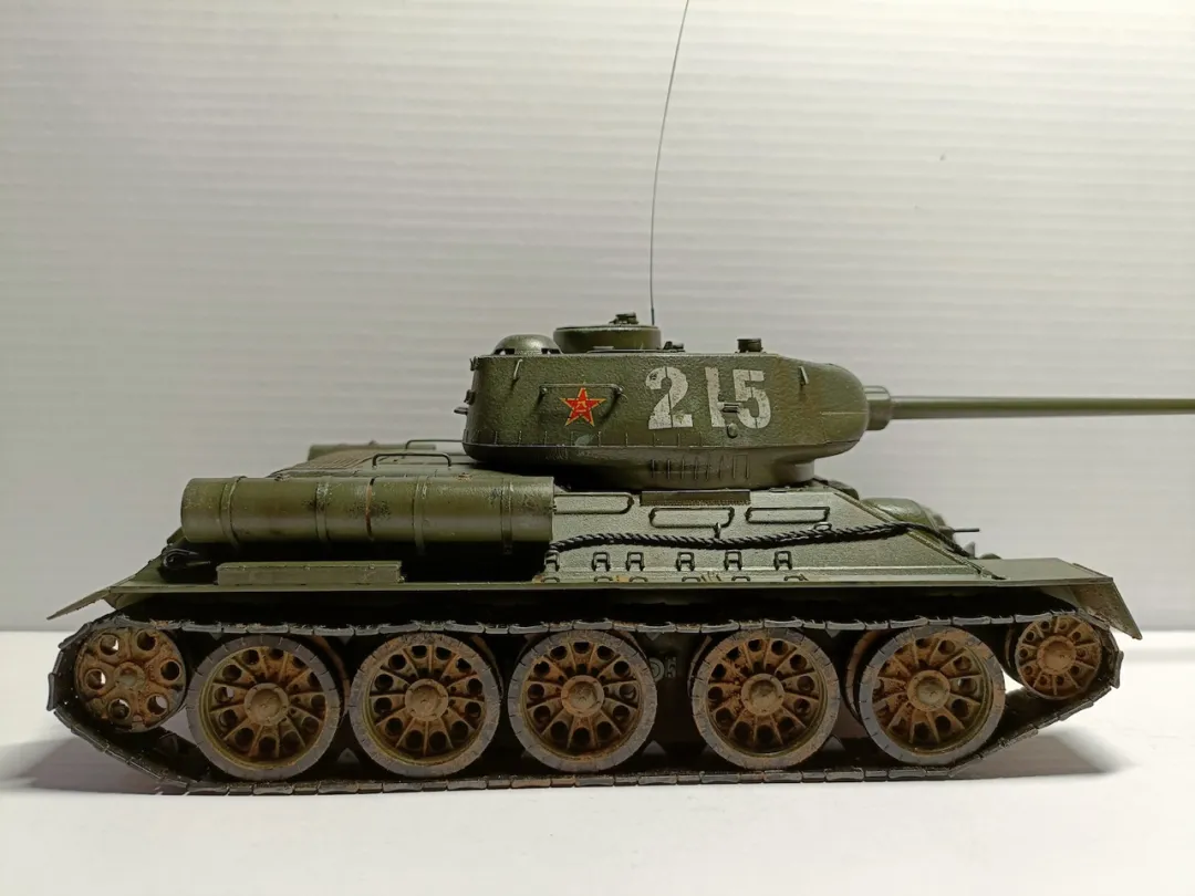 「周末开坦克」中国人民志愿军215号英雄车(全笔涂)