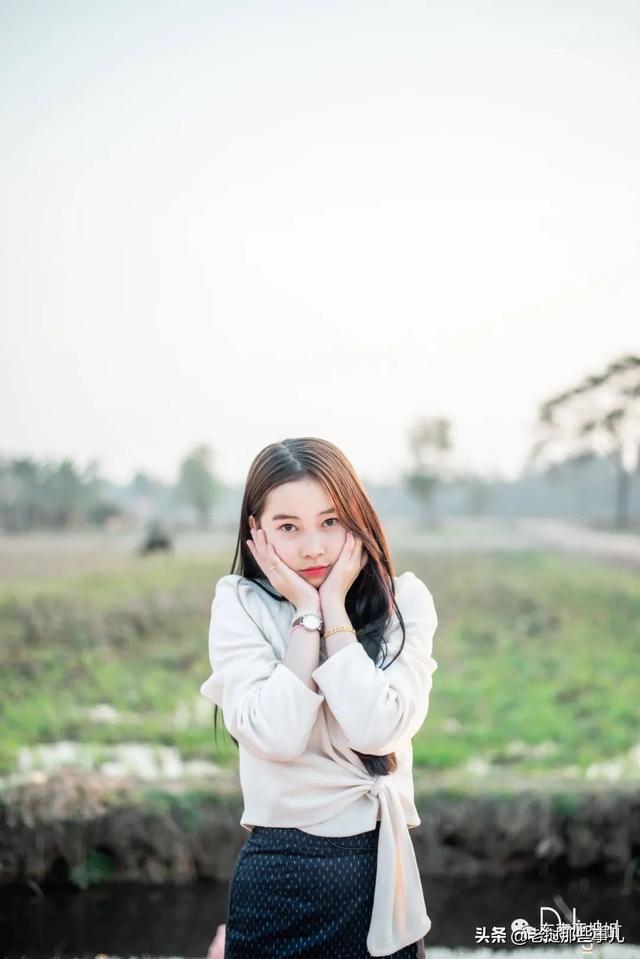 老挝十八岁青春美少女～琪琪,小小年纪却是tiktok粉丝330万网红