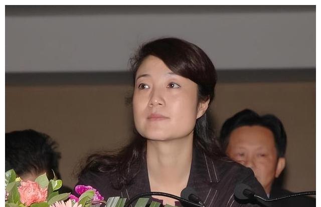 四川女贪官袁菱贪污4052万,最终判无期徒刑纪实