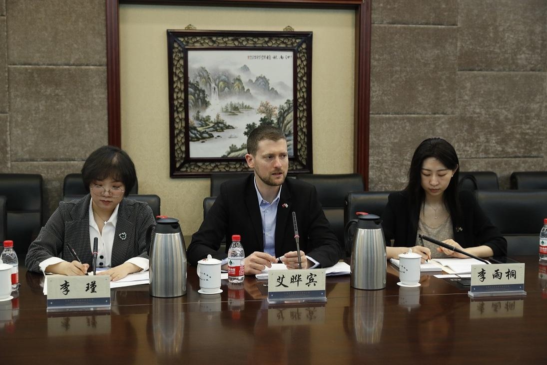 市外办与以色列驻华使馆举行工作会谈