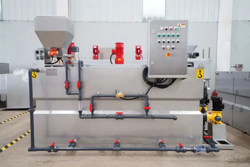 全自动三箱干粉加药一体机设备特点及规格参数