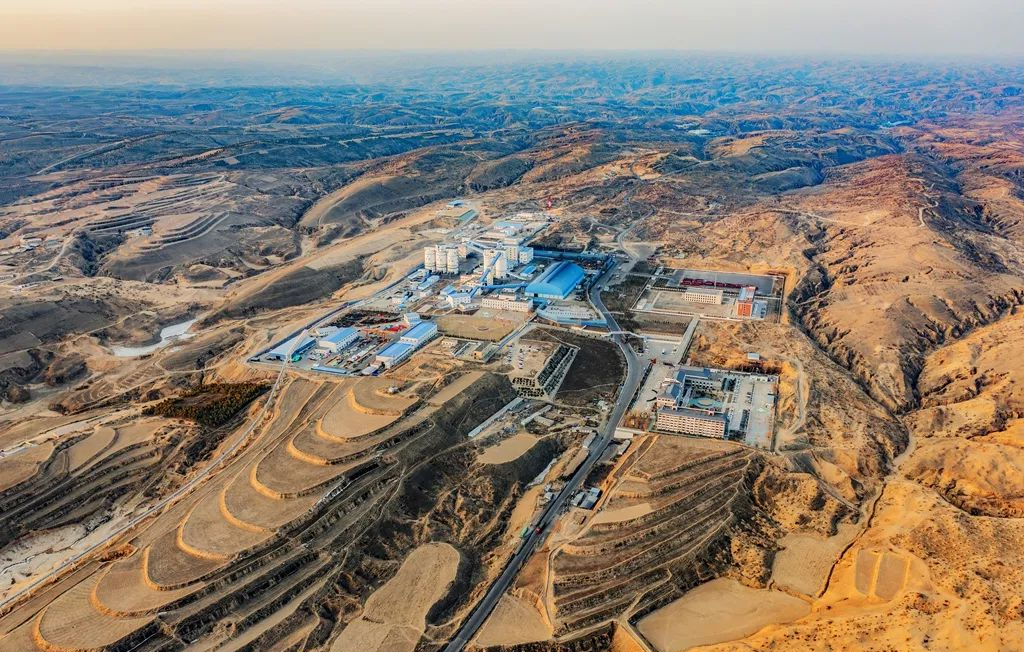 朱家峁煤矿:智能矿山的绿色发展与社会责任