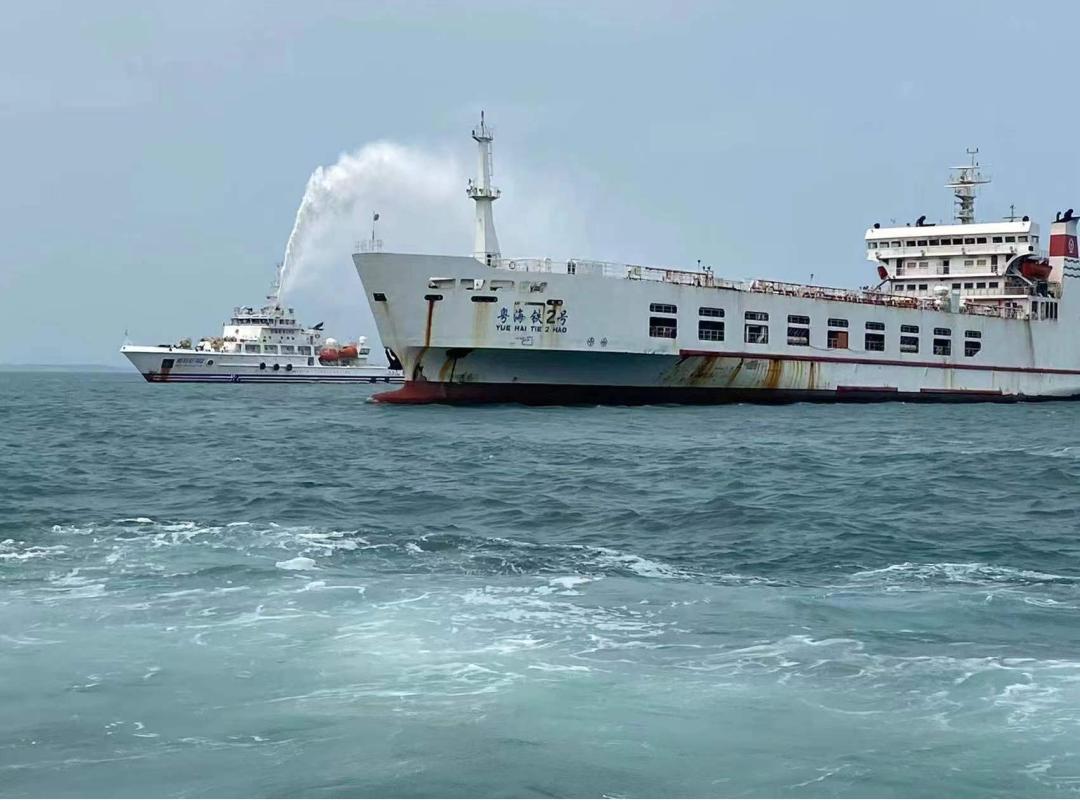 琼州海峡最大的客滚船图片