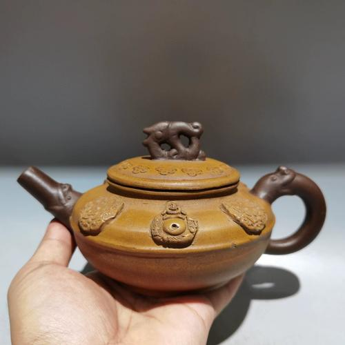 章燕城手拉壶:双印壶的独特魅力与工艺传承