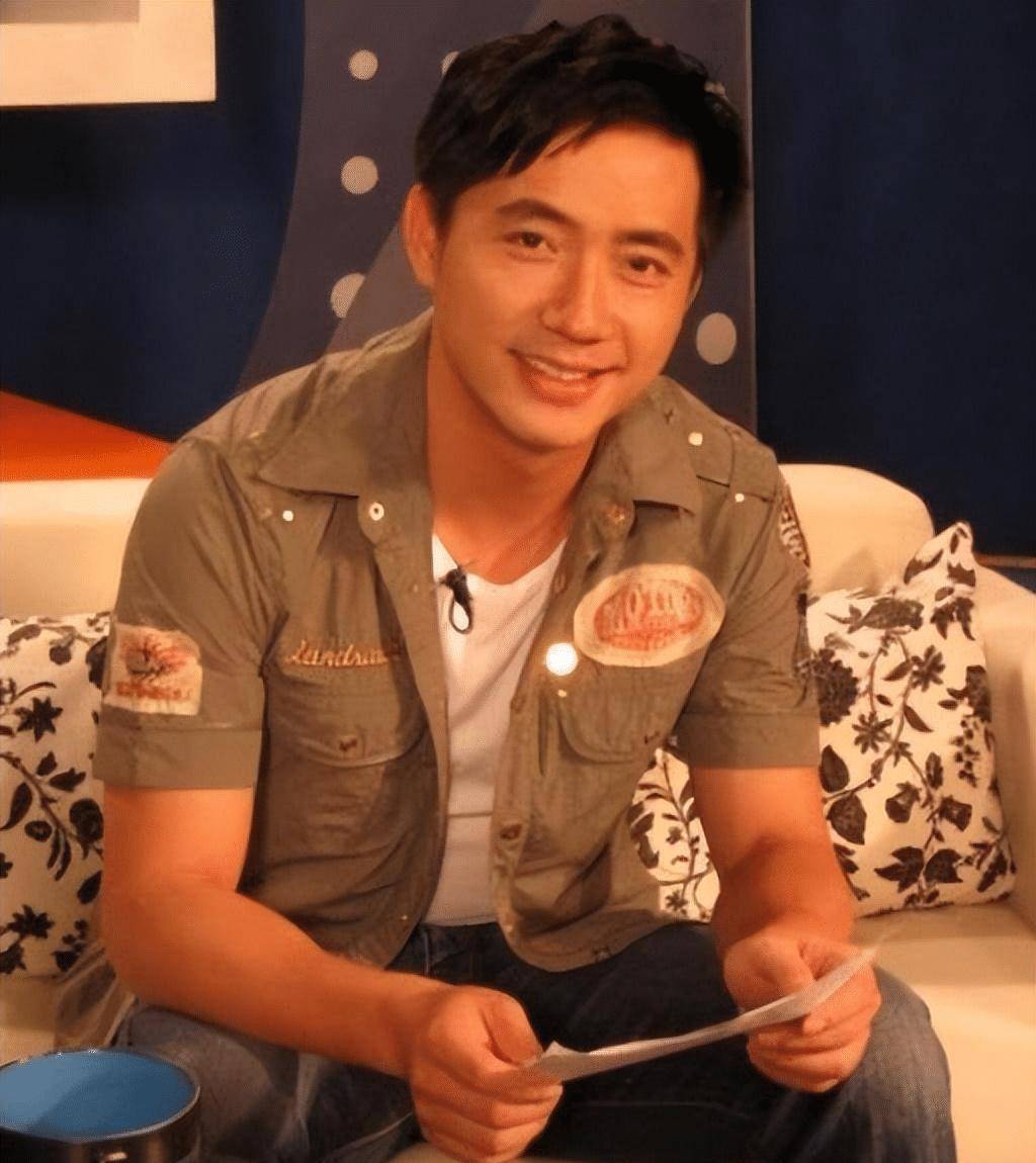 51岁"康祁耀"和45岁"黄菲"要生二胎?两人戏外人生截然相反