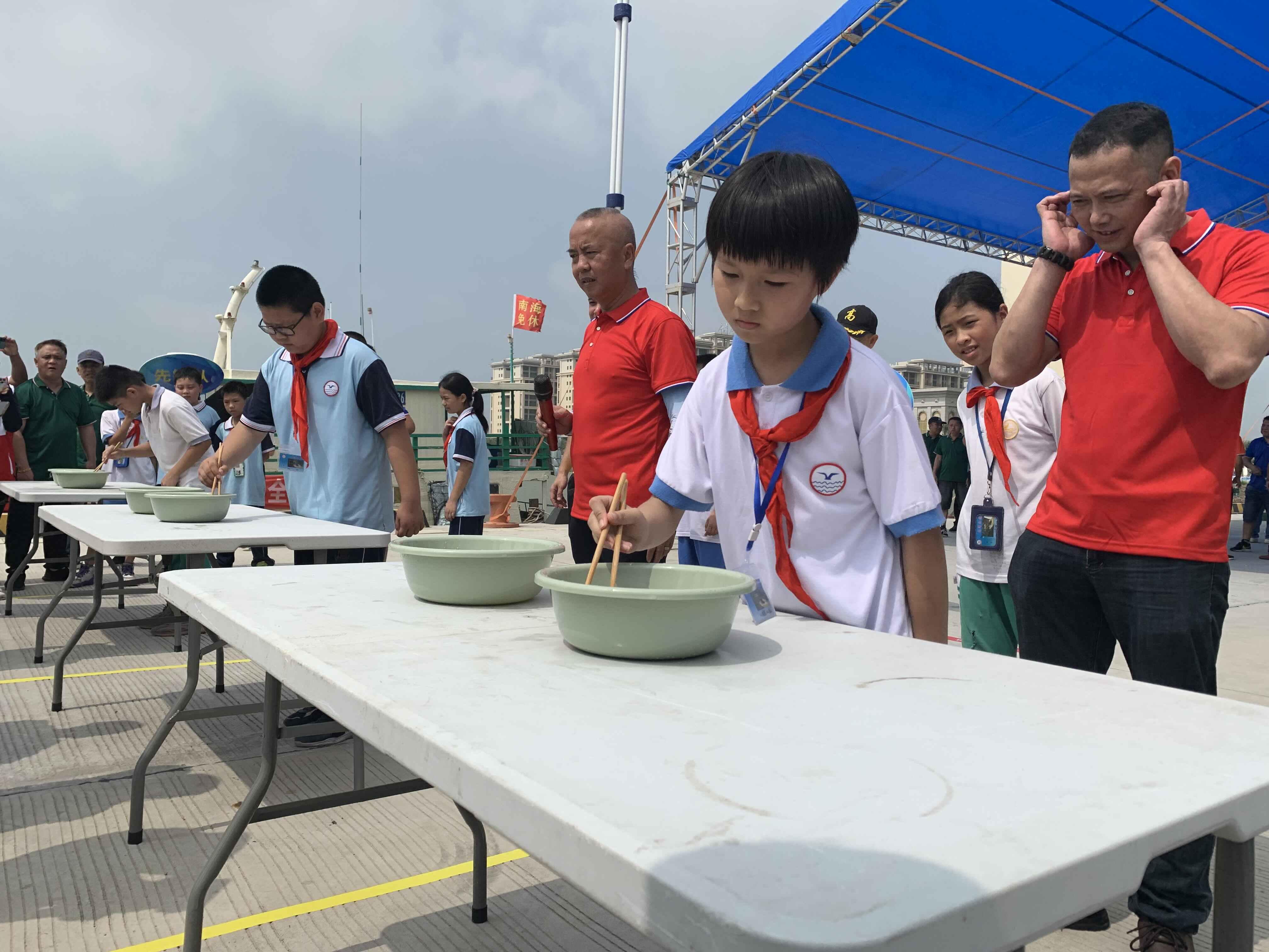 江门台山广海镇举办渔民趣味运动会