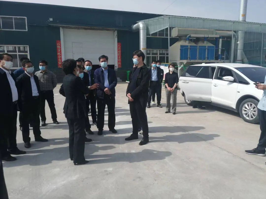 县委书记崔耀鹏调研"专精特新"企业并出席企业家圆桌会议