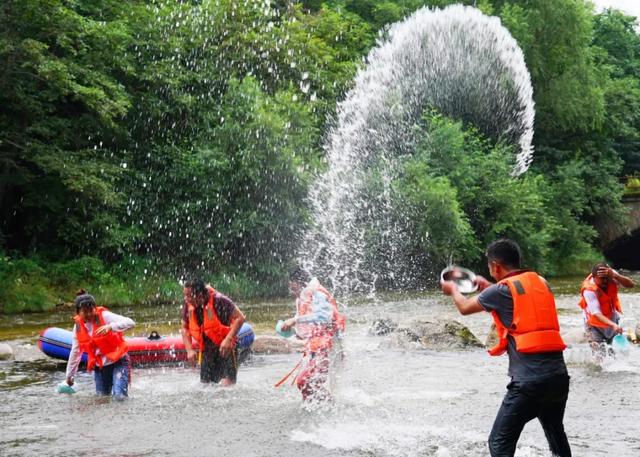 又到一年漂流季,珲春市大荒沟漂流7月12日正式营业啦
