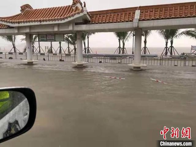 珠海情侣路水浸严重无法通行 珠海交警 供图