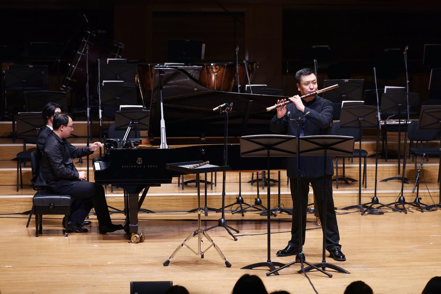 箫笛演奏家王华携手龚琳娜,聂云雷等名家,这一夜北京音乐厅"华光溢彩"