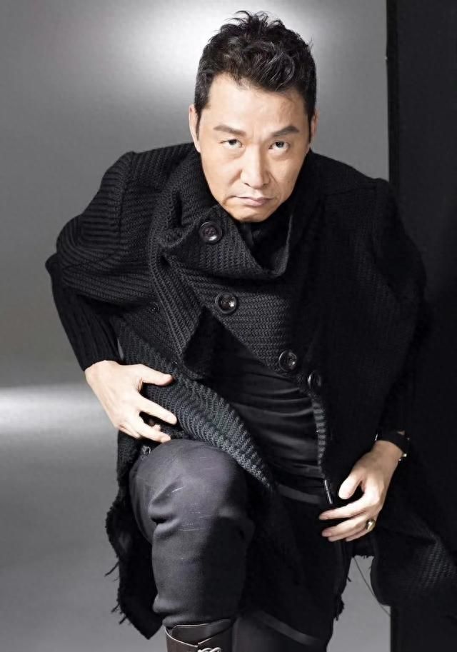 赵燕国彰:娶国外妻子,婚后生一女,美满幸福