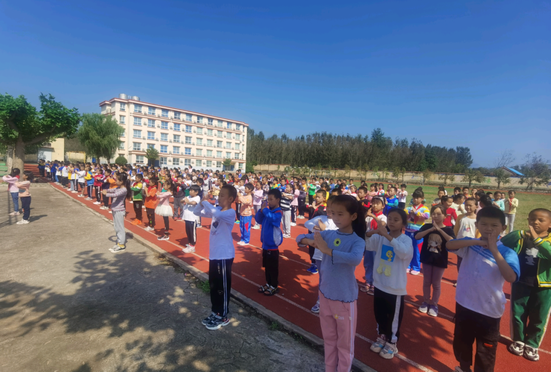 道朗镇中心小学图片