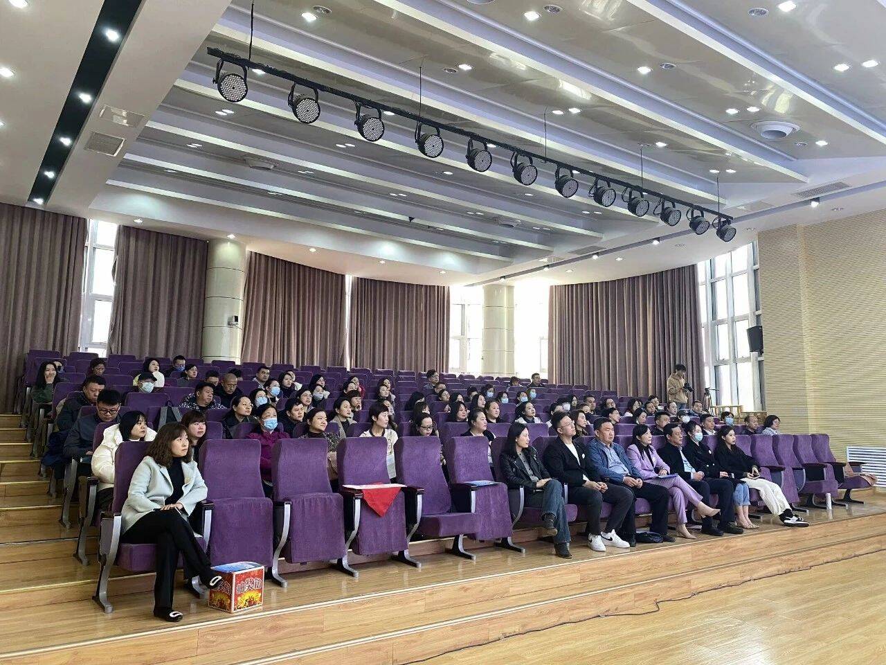 家校同心 温暖同行——2024年济南市市中区经纬学校小学部举办家委会