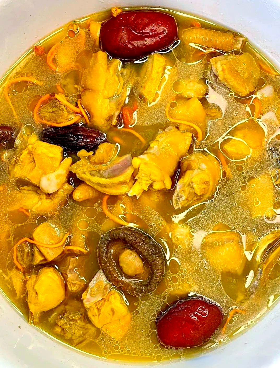 福建传统长高秘方揭秘:田七鸡汤真的有效吗?