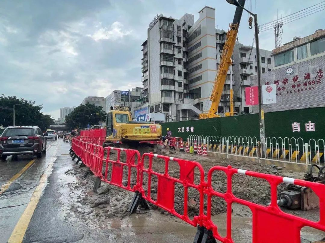 广州西槎路一水管发生爆漏,预计26日凌晨恢复供水