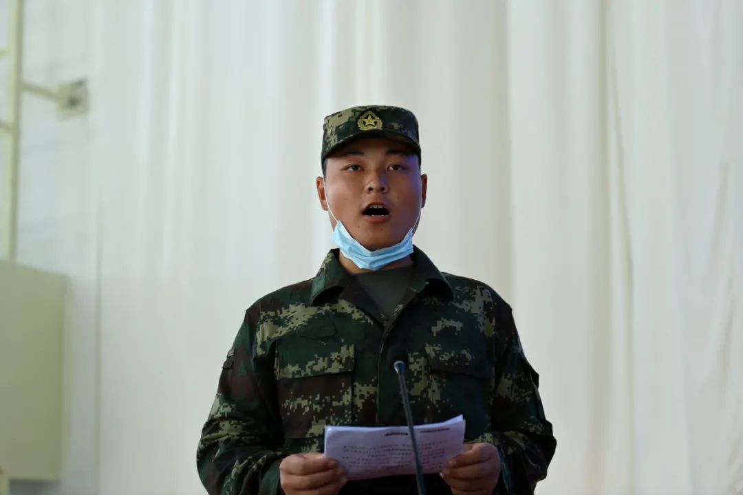 开训啦!火箭军某部千余名新兵立下铿锵誓言!