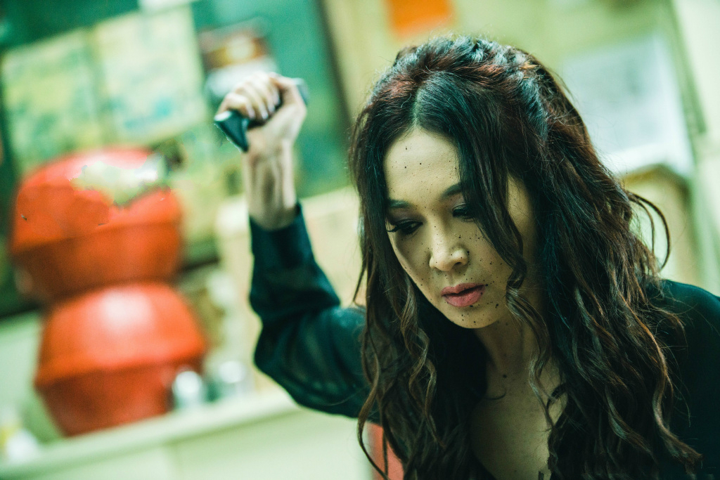 《堕落花》上映,温碧霞复出之作,身材不输当年,题材人性深刻