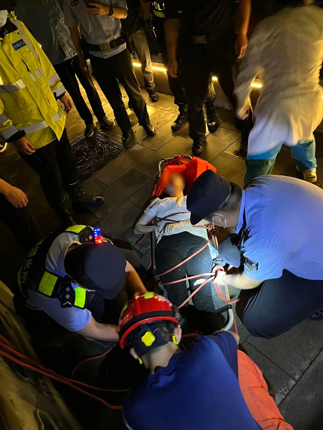 临安一女子跳河危急时刻他从5米高河坝一跃而下