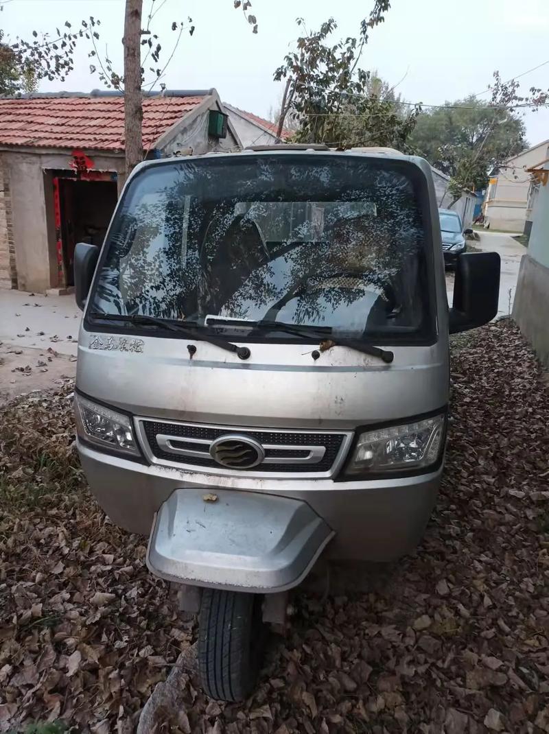 金马三轮车4缸机汽车多少钱一辆