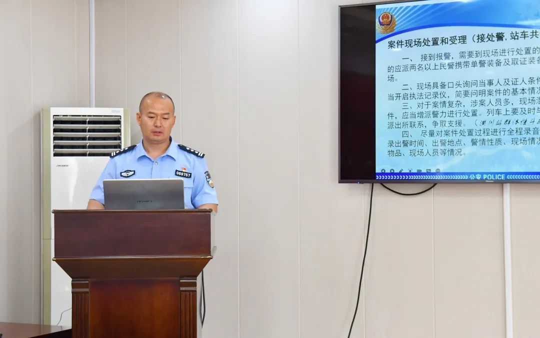 扛红旗 当先锋 | 宋振兴:像一颗道钉守护铁路安全