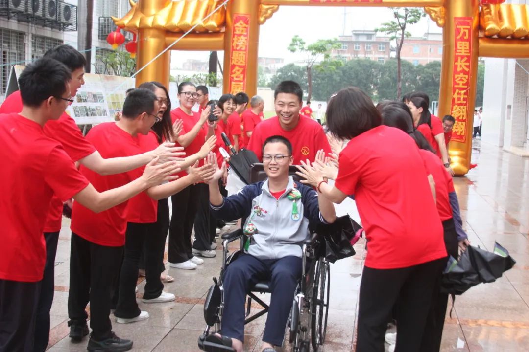 高考首日!多图直击!一中,养正,毓英,二中