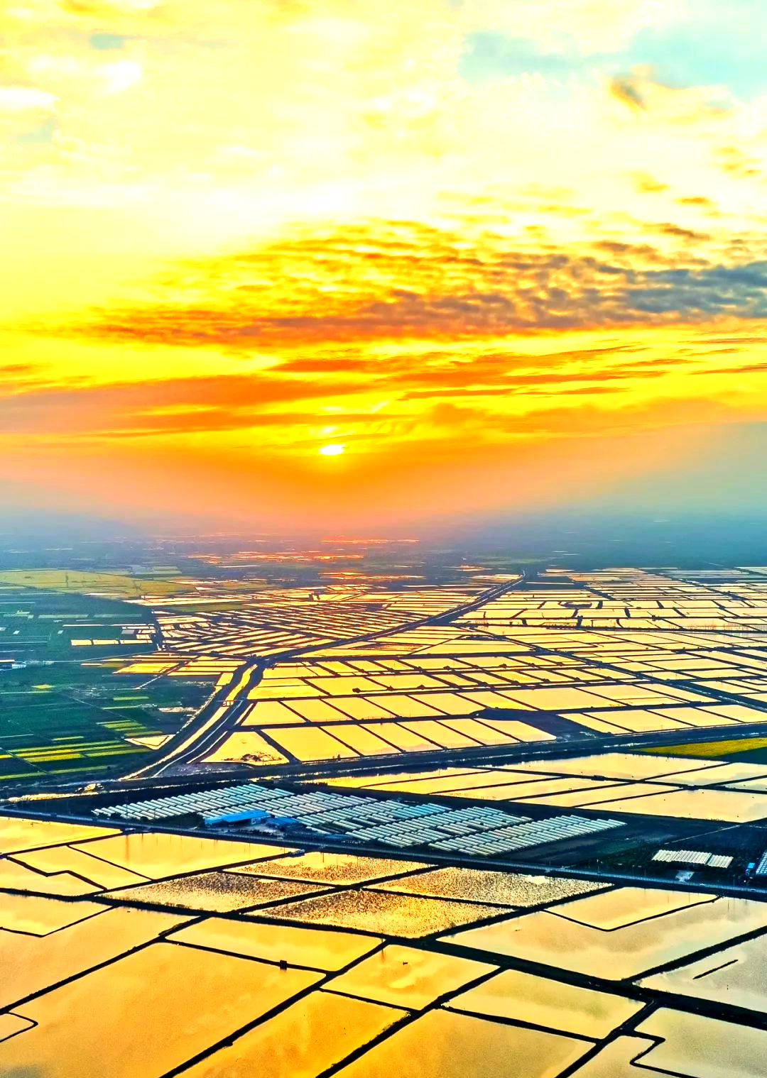 云梦泽,这一名字生动地描绘了上古大泽的特色