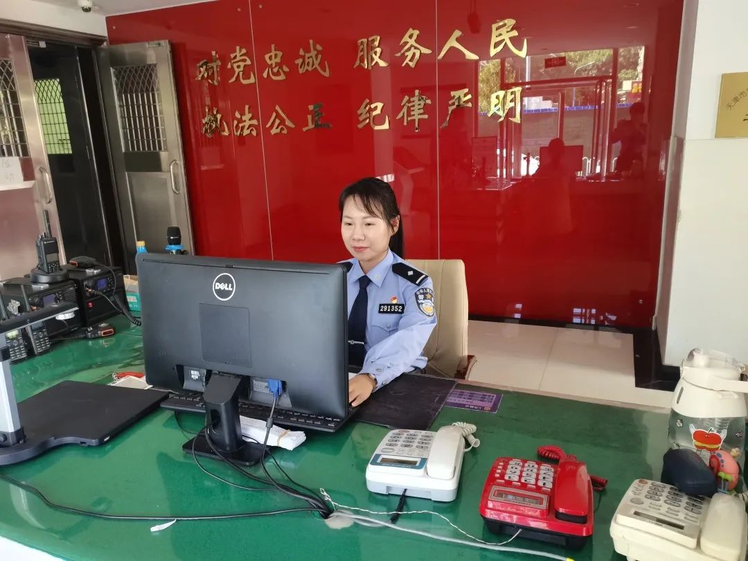 致敬公安英雄丨不用刻意想起,因为从未忘记……