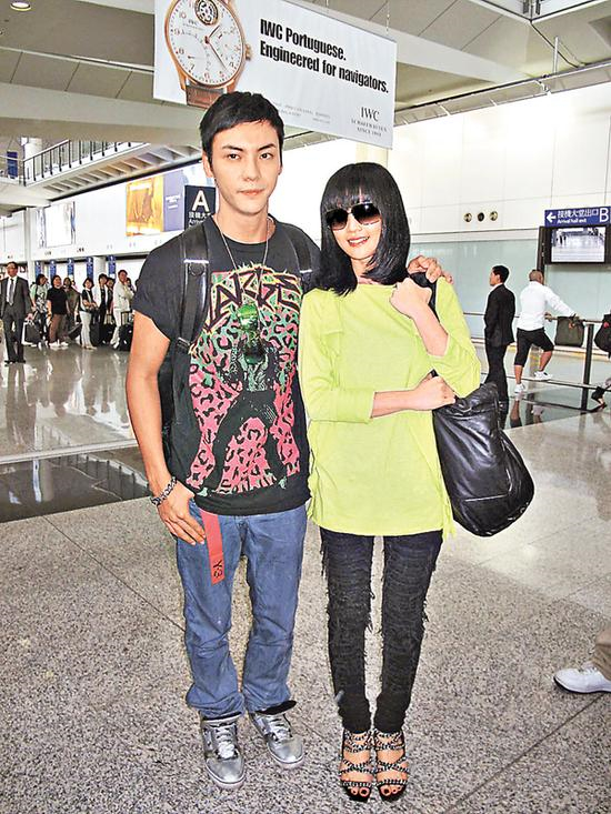 刘大锤曝陈伟霆何穗已分手!杨颖16岁跟他,阿sa捧他后惨遭抛弃!