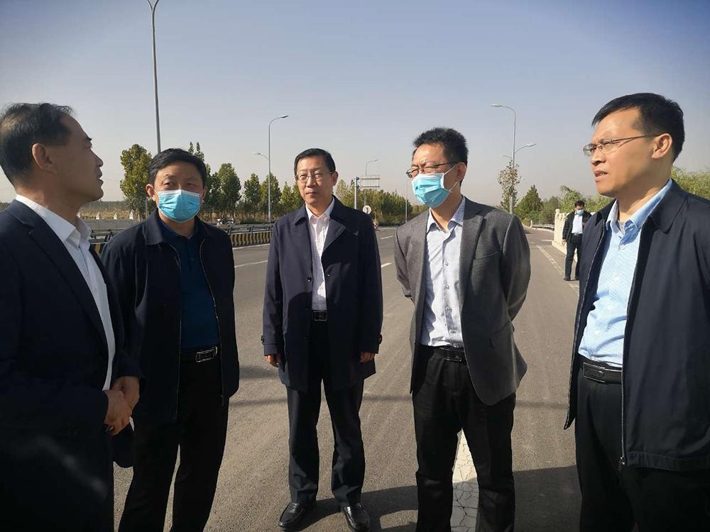 王春山带队开展中心城区河湖水系保护立法调研