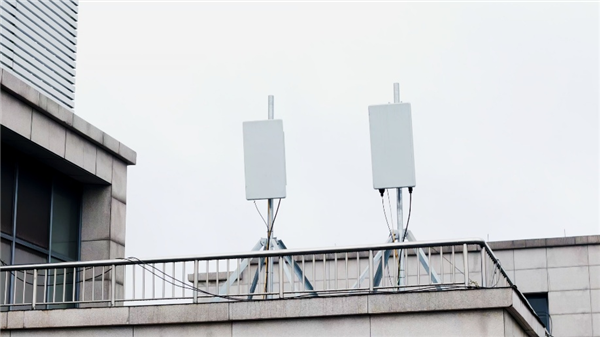 全国首创!华为完成大上行技术验证 上传峰值速率超1Gbps