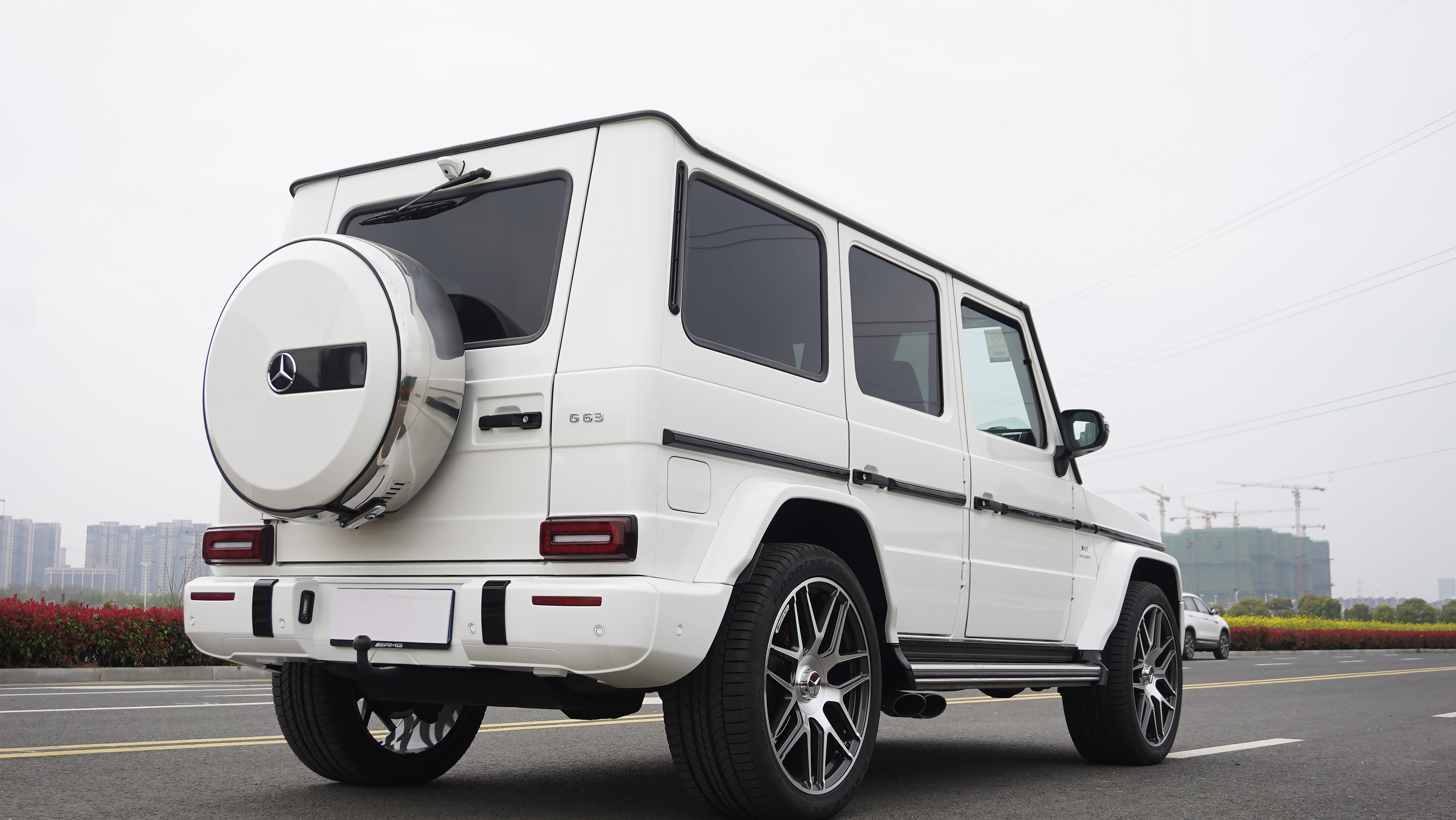 老款白色大g升级新款g63外观!分享作业!