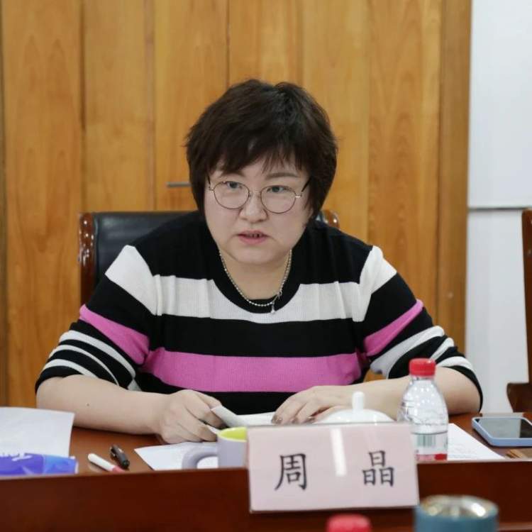 石泉路街道丨区领导下沉旁听石泉路街道主题教育读书班