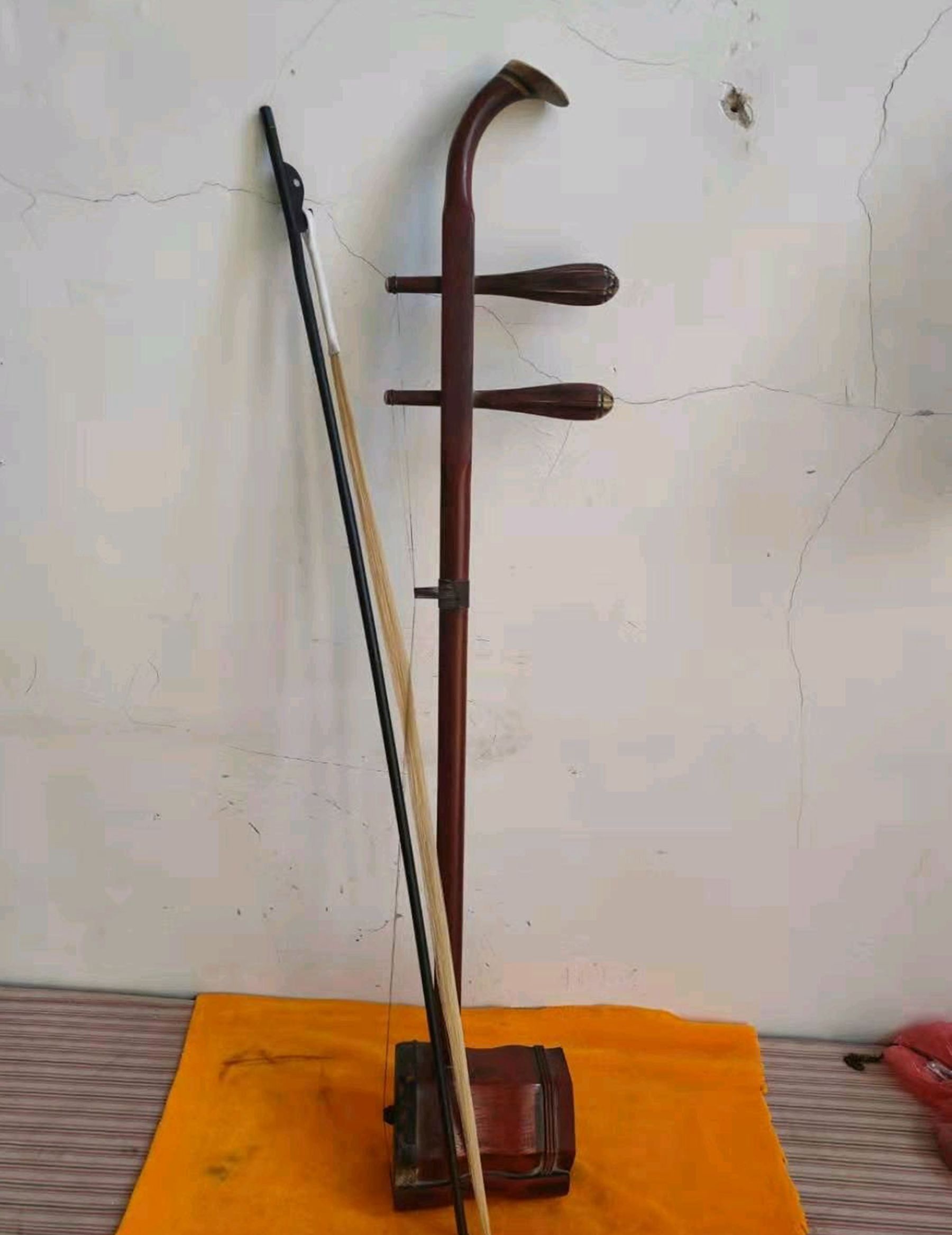 胡琴是什么乐器?胡琴和二胡是同一个东西吗?