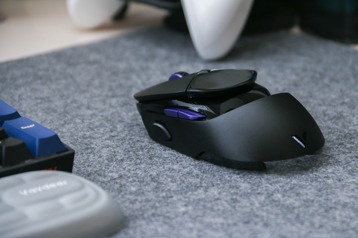 首款屏显鼠标,你肯定没见过!雷柏vt960pro电竞无线游戏鼠标评测