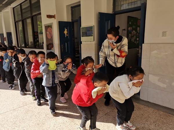 扬州梅岭小学西区校:家校合作,共筑消防安全防线