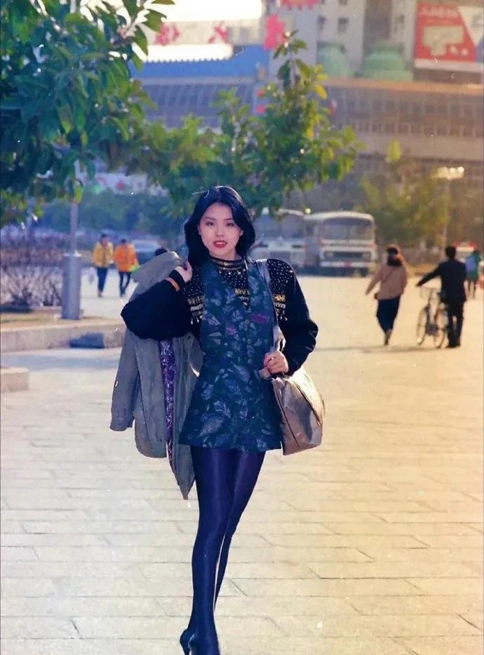 上世纪90年代的丝袜和现在的不太一样