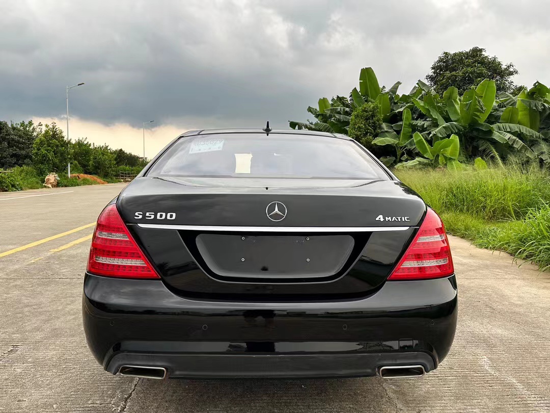 12年奔驰s550全款7.5万,奔驰总裁签名版,当年全球限量300台