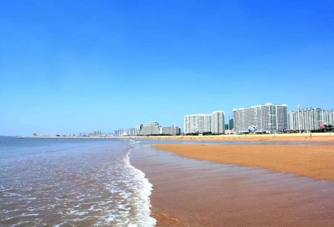 跑"海马"游海阳|跑步就像逛风景 在跑道赏万米沙滩
