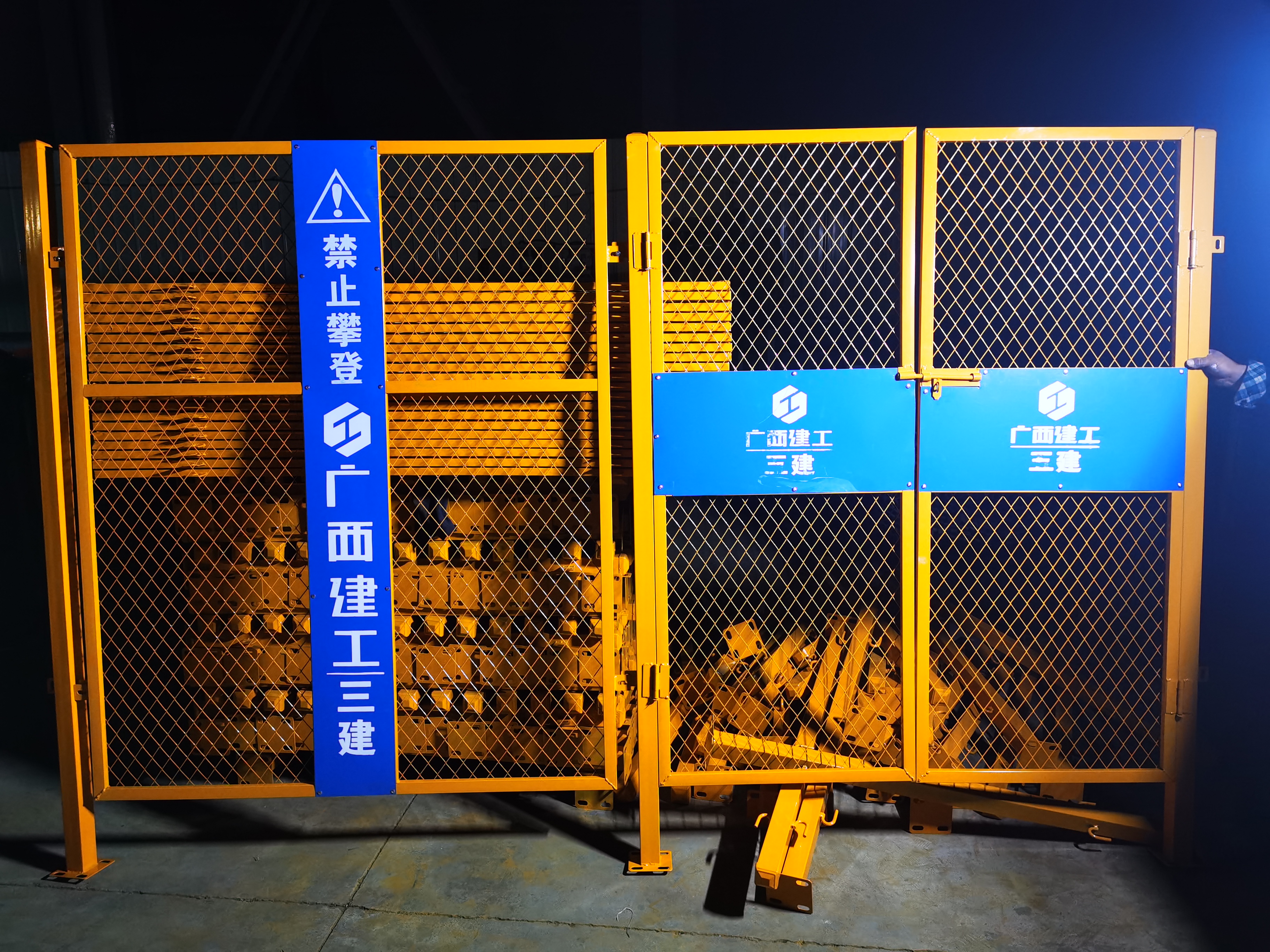 柳州塔吊防护网厂家科普塔吊防护网