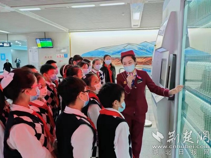 江汉区西马路小学开展世界读书日活动