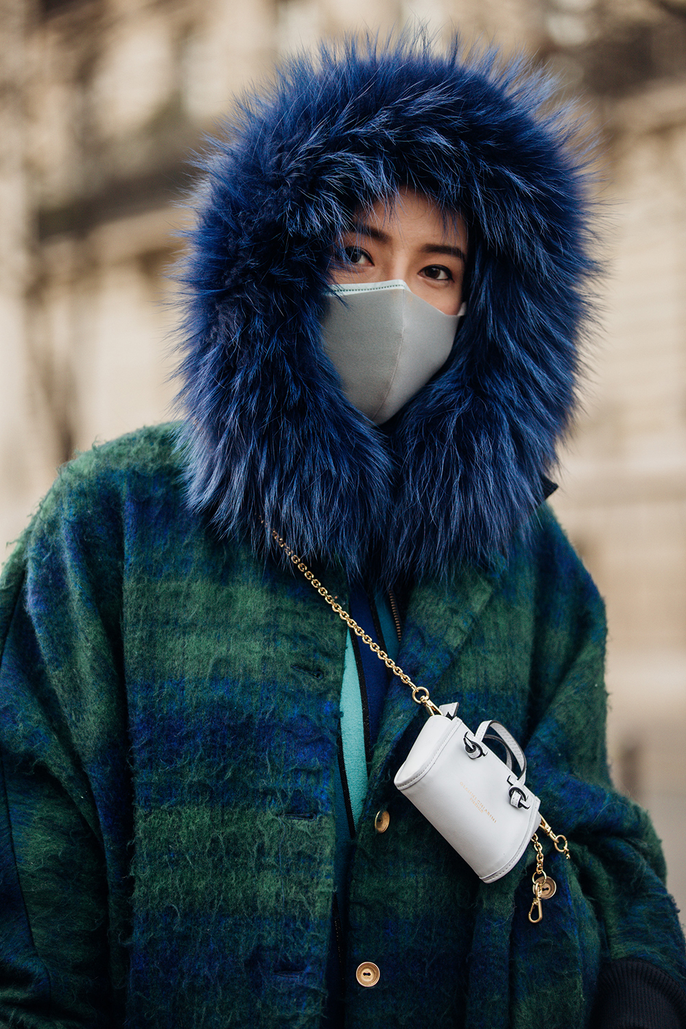 一次性口罩和手套是一场塑料梦魇——但怎么解决呢?