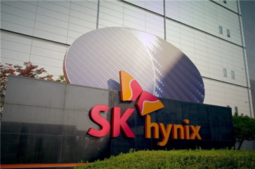 SK崔泰源：明年半导体需求至少增五成 供需缺口恐扩大