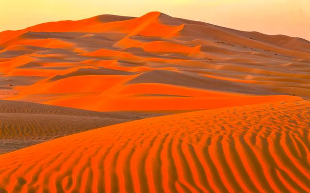 沙特抢迪拜游客:对中国等49个国家开放一年多次往返旅游签