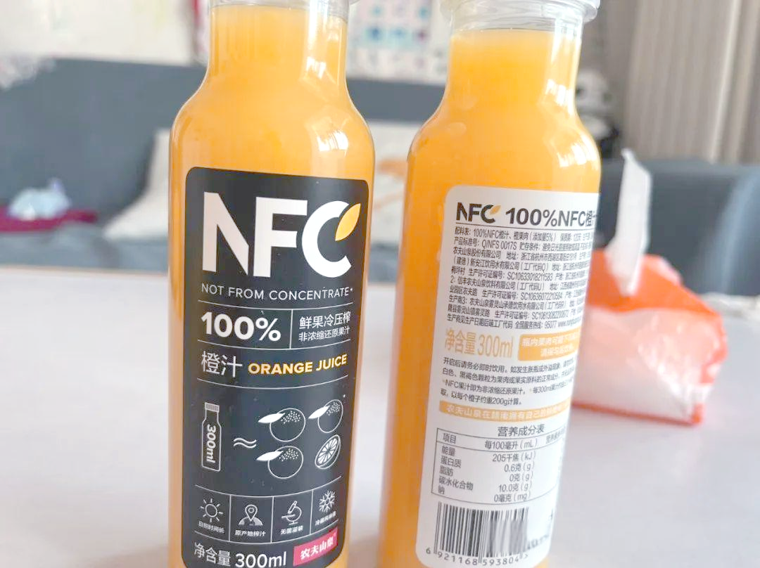 农夫山泉NFC橙汁真的更营养吗？价格如何影响选择