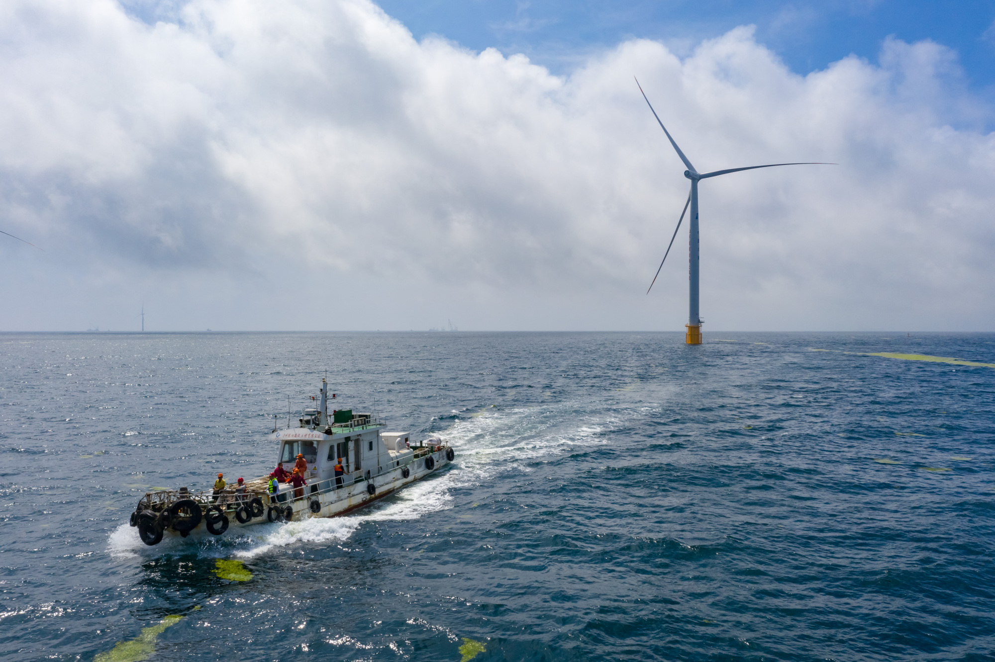 山东首座海上风电场并网发电