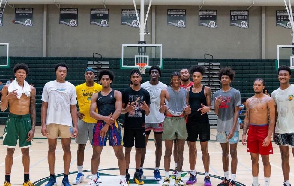 示好杰伦格林,未来招募有戏?最佳新秀谈火箭队榜眼:我们是兄弟