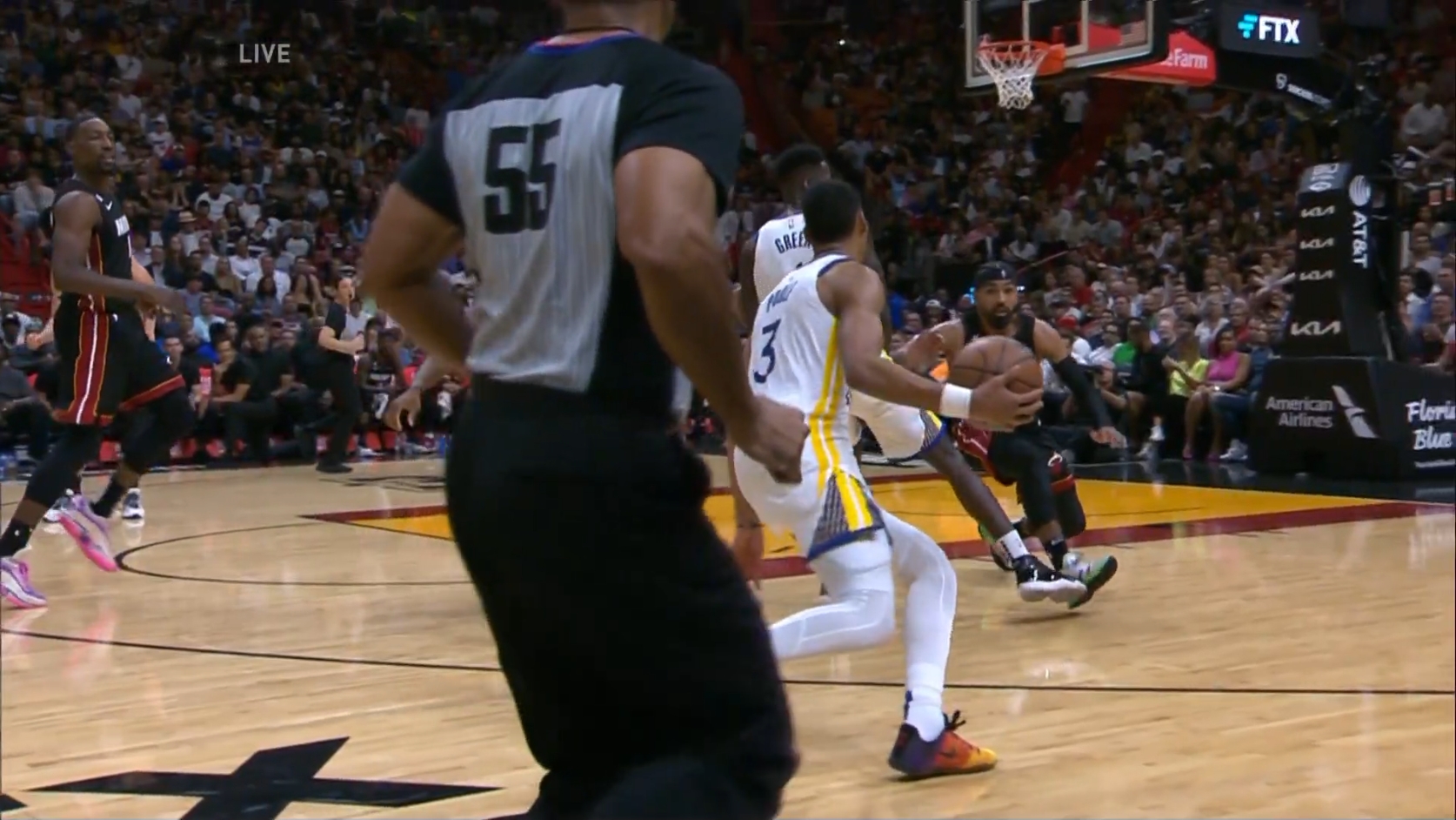 裁判严打!普尔本场比赛已经被吹3次运球翻腕!