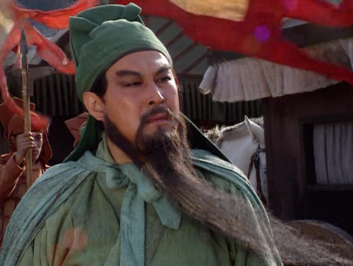 拒绝曹操,跟随刘备20多年,为何糜芳最后背叛关羽?