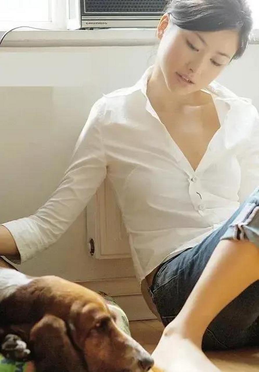 明星美女朱茵的脚